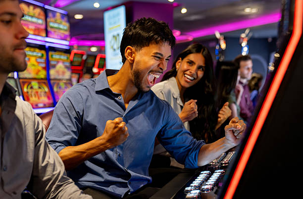 Lucky Neko slot game interface on situs tante777